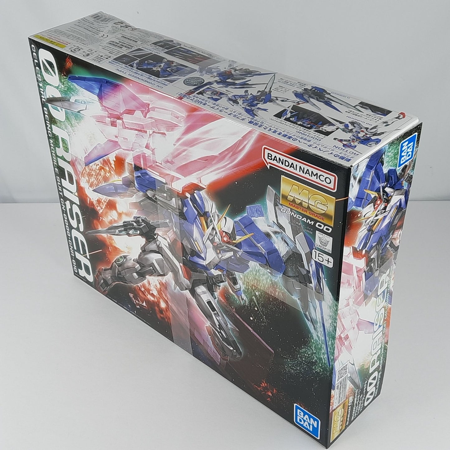 BANDAI MG 00 Raiser Gundam GN0000+GNR010 1:100 model kit DISTRESSED BOX