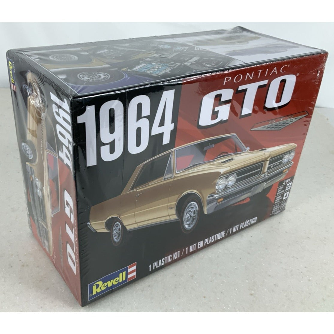 REVELL 1964 Pontiac GTO 1:24 model kit DISTRESSED BOX