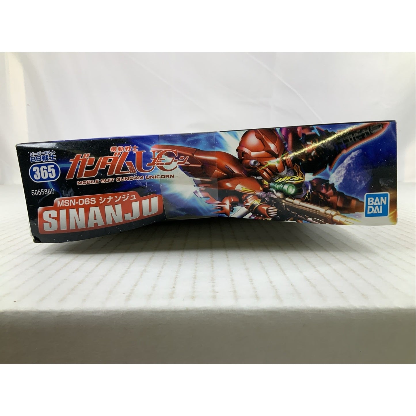 BANDAI Sinanju Gundam MSN-06S UC SD 365 model kit DISTRESSED BOX