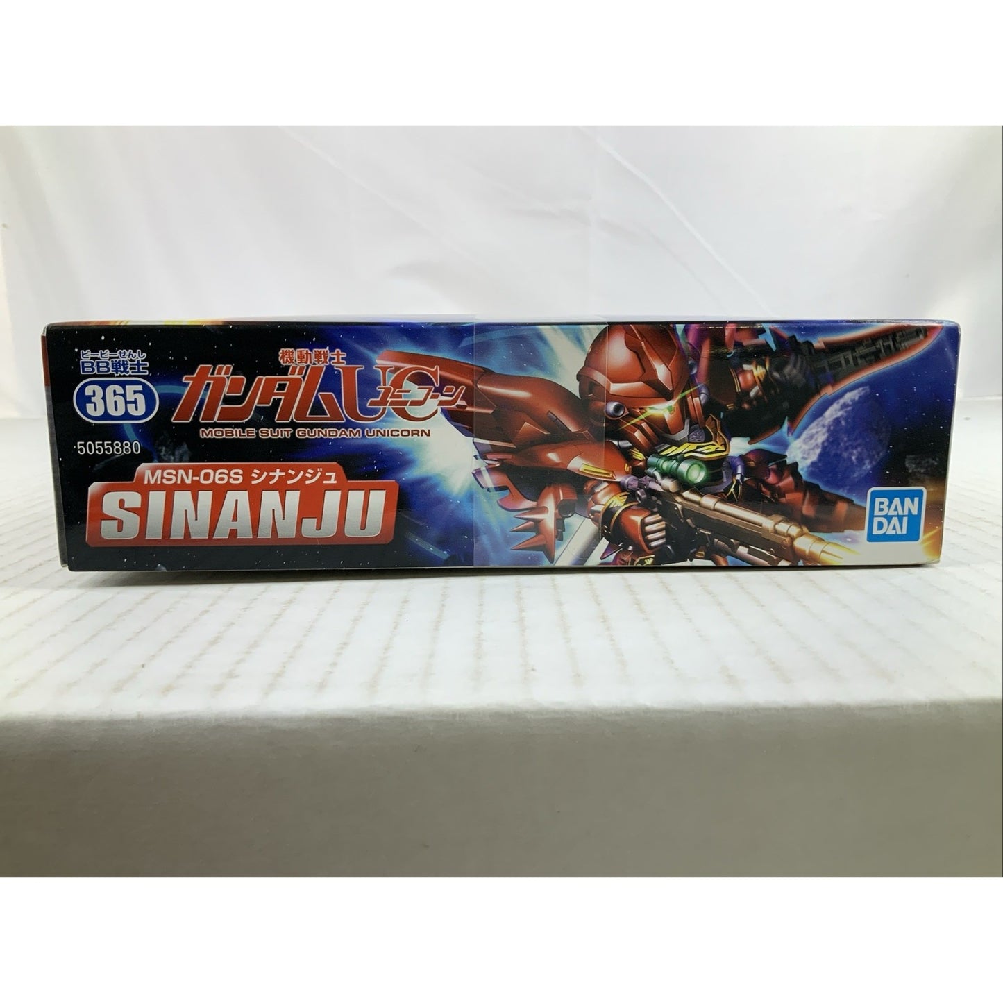 BANDAI Sinanju Gundam MSN-06S UC SD 365 model kit DISTRESSED BOX