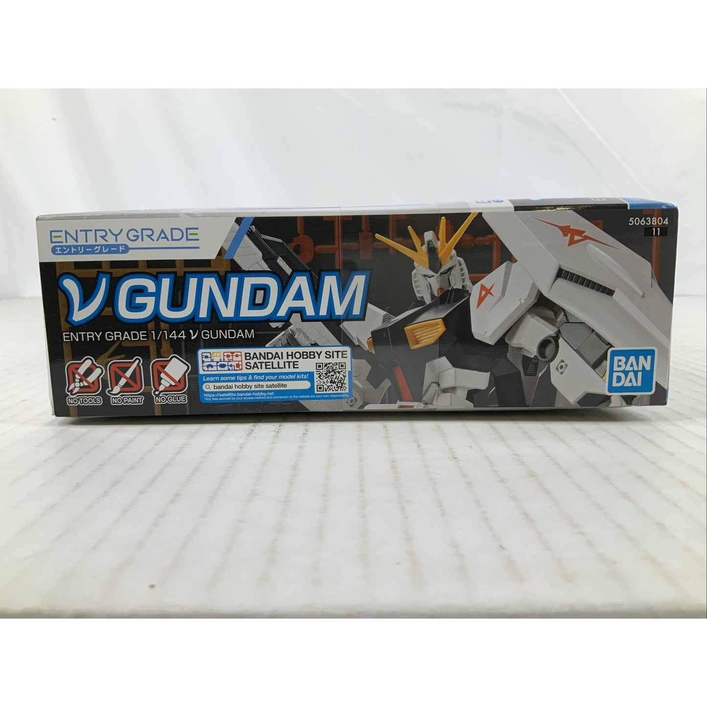 BANDAI EG RX-93 V Gundam entry grade gunpla 1:144 model kit DISTRESSED BOX