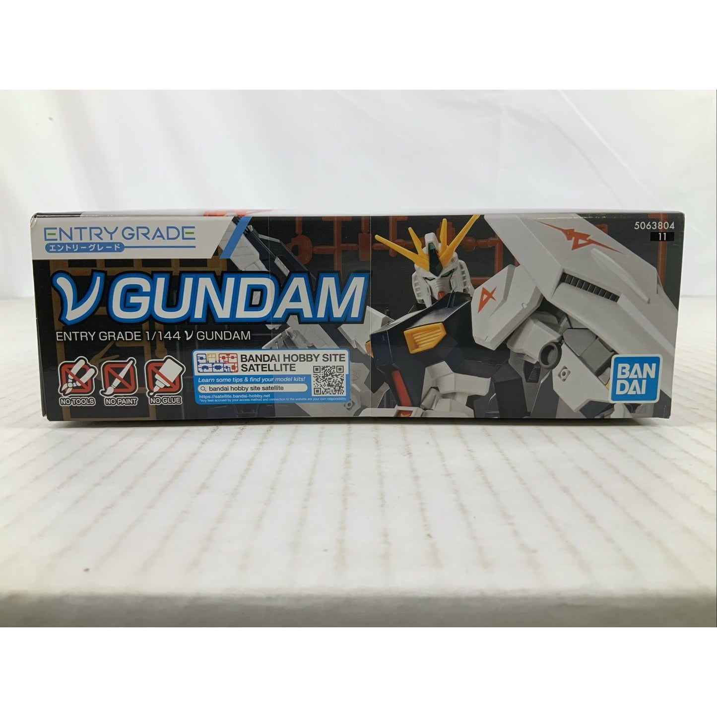 BANDAI EG RX-93 V Gundam entry grade gunpla 1:144 model kit DISTRESSED BOX