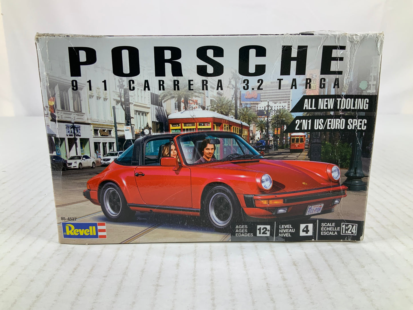 REVELL Porsche 911 Carrera 3.2 Targa 1:24 model kit DISTRESSED BOX