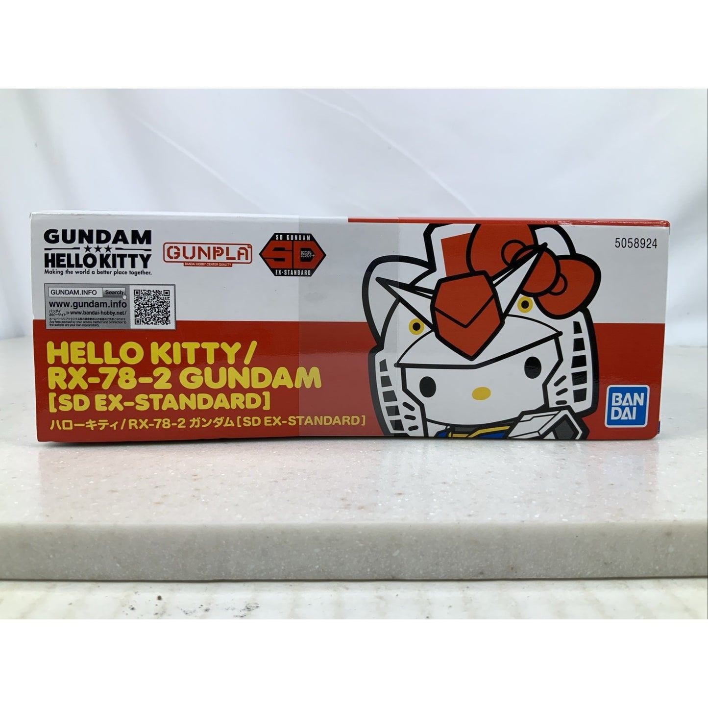 BANDAI Hello Kitty RX-78-2 Gundam SD EX Standard model kit DISTRESSED BOX