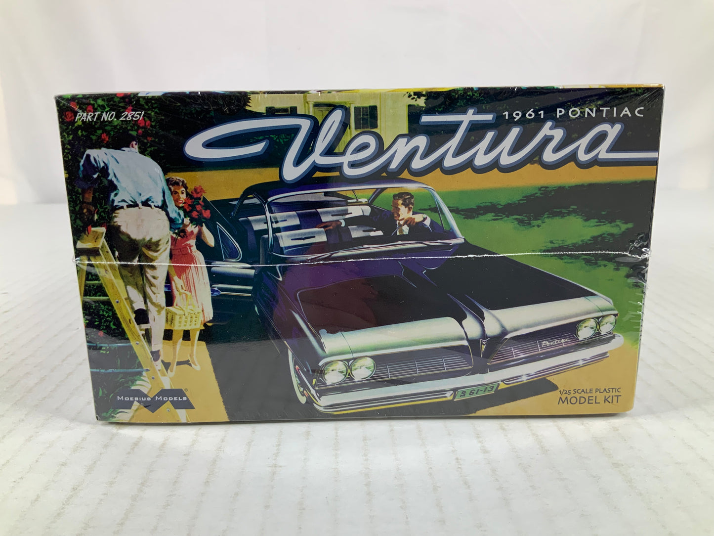 MOEBIUS 61 Pontiac Ventura Sd 1:25 model kit DISTRESSED BOX