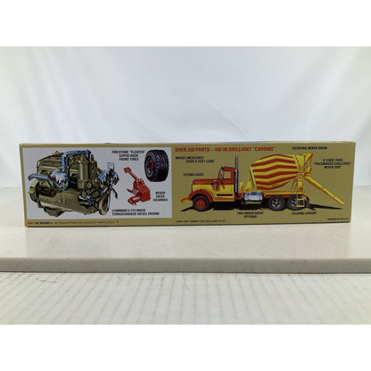 AMT Kenworth Challenge Transit Mixer Cement truck 1:25 model kit DISTRESSED BOX
