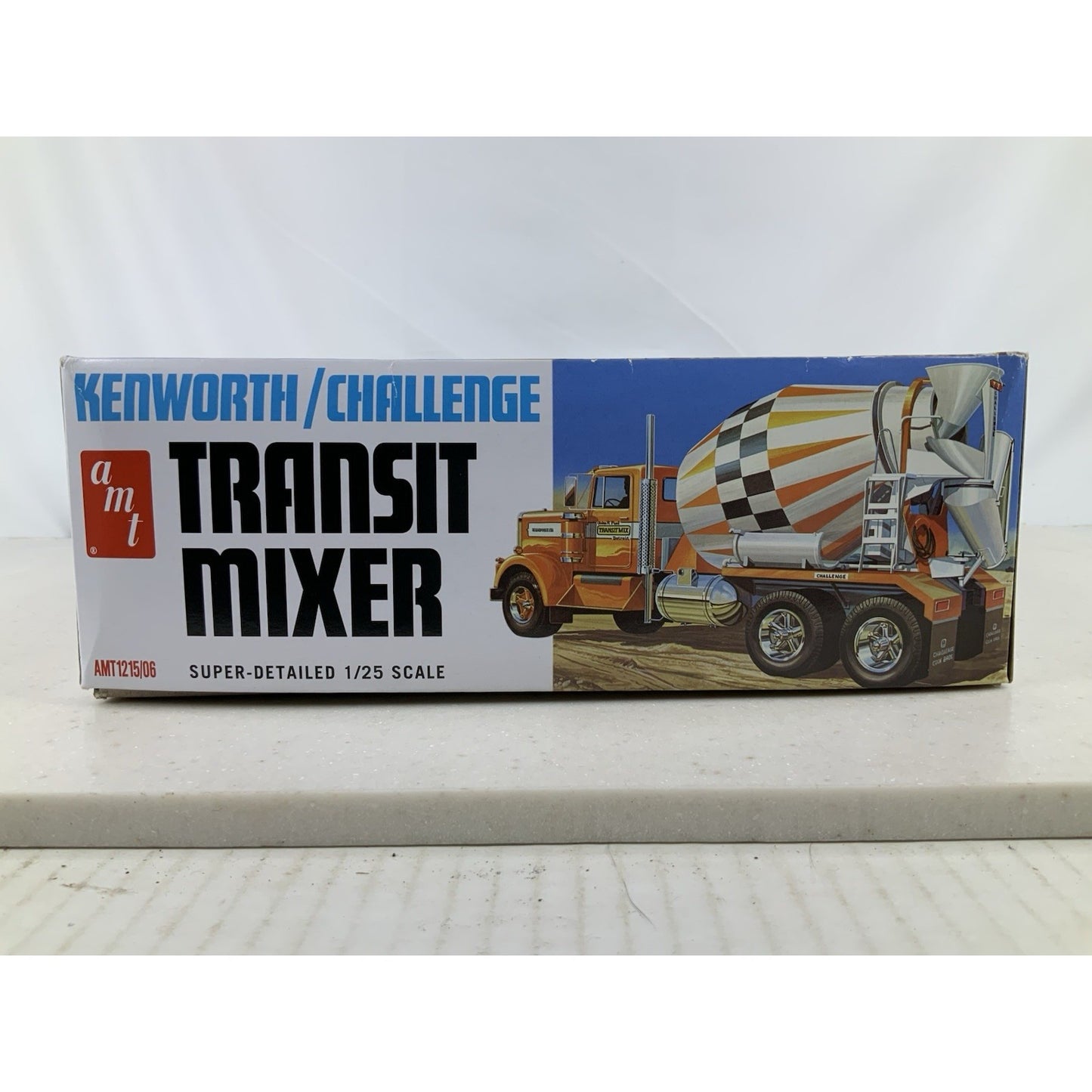 AMT Kenworth Challenge Transit Mixer Cement truck 1:25 model kit DISTRESSED BOX
