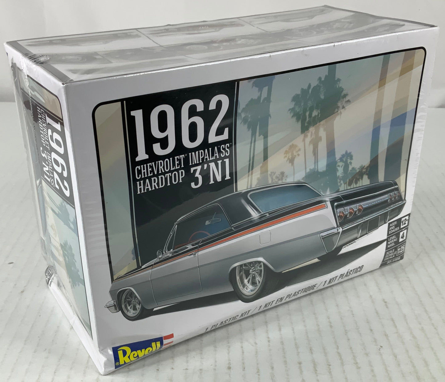 REVELL 62 Chevy Impala Hardtop 1:25 model kit DISTRESSED BOX