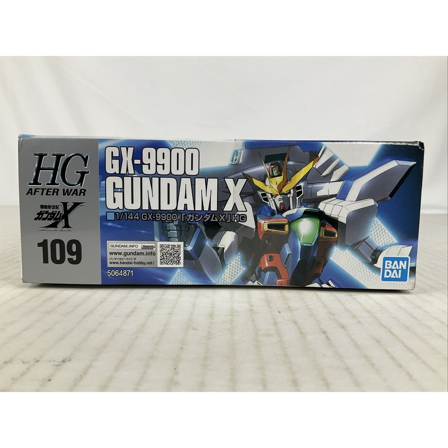 BANDAI HG Gx-9900 Gundam X HGAW 1:144 model kit DISTRESSED BOX