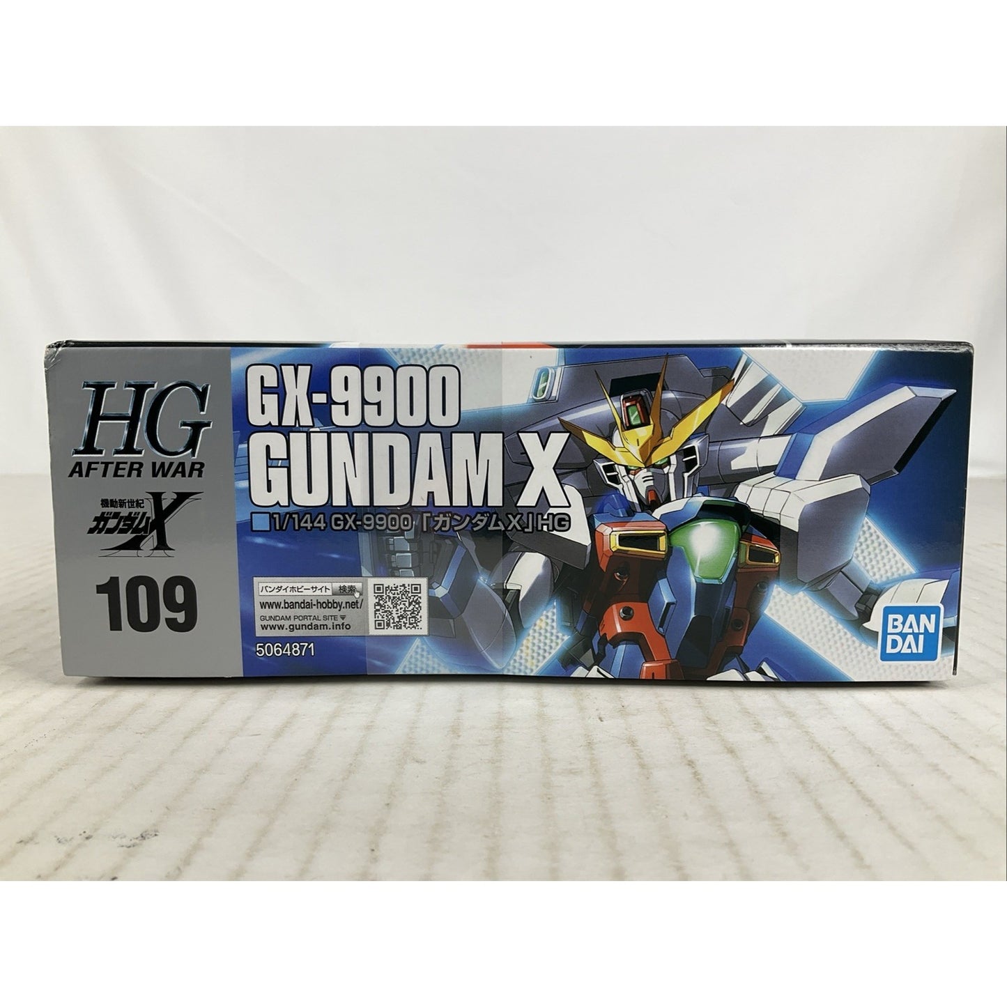 BANDAI HG Gx-9900 Gundam X HGAW 1:144 model kit DISTRESSED BOX