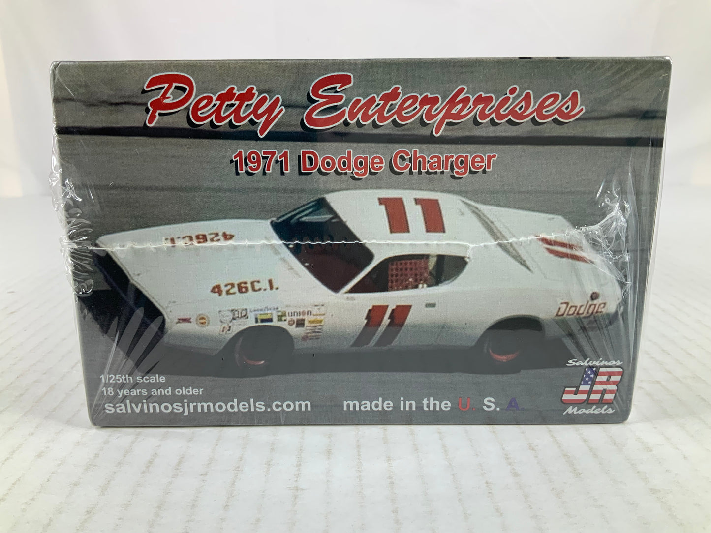 SALVINO '71 Petty Enterprises Dodge Charger 1:24 model kit DISTRESSED BOX