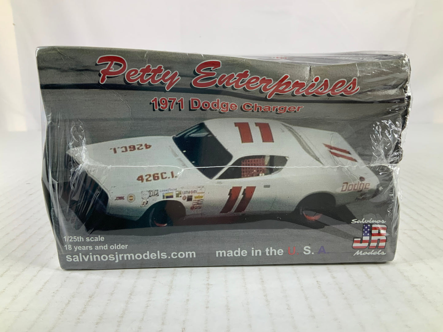 SALVINO '71 Petty Enterprises Dodge Charger 1:24 model kit DISTRESSED BOX