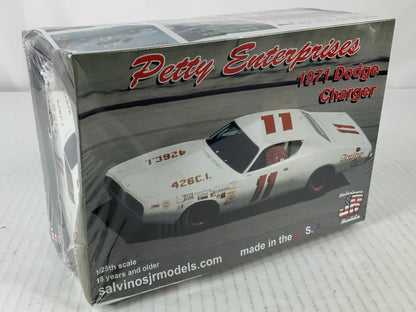 SALVINO '71 Petty Enterprises Dodge Charger 1:24 model kit DISTRESSED BOX