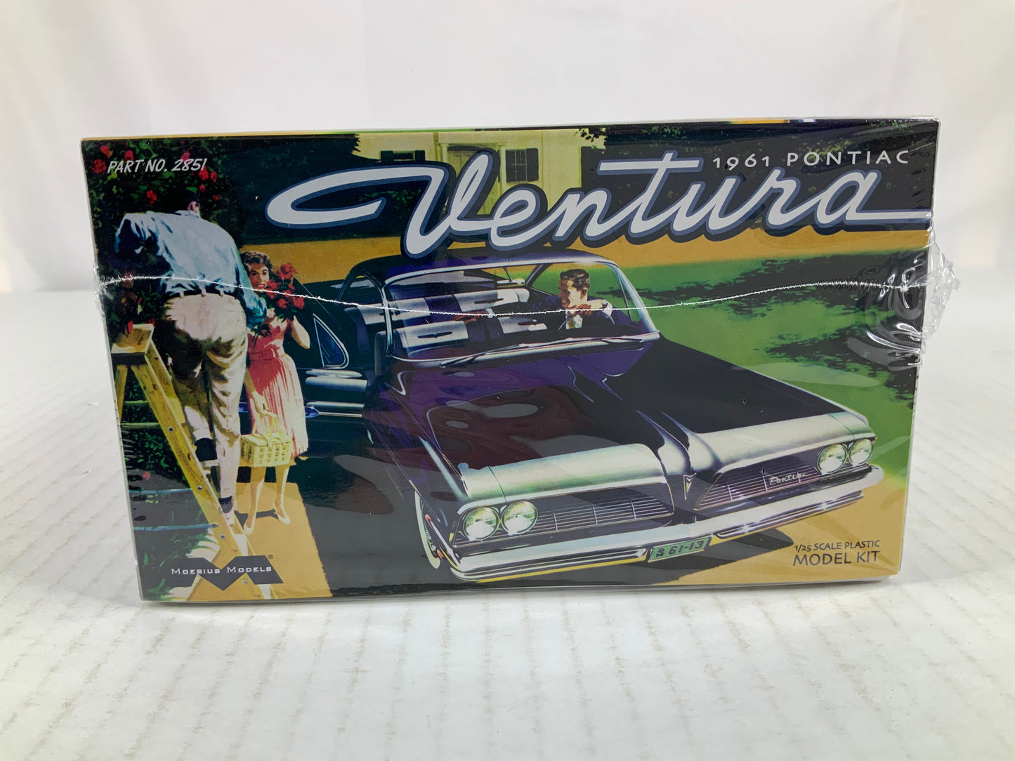 MOEBIUS 61 Pontiac Ventura Sd 1:25 model kit DISTRESSED BOX