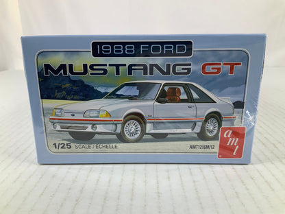 AMT '88 Ford Mustang 1:25 model kit DISTRESSED BOX