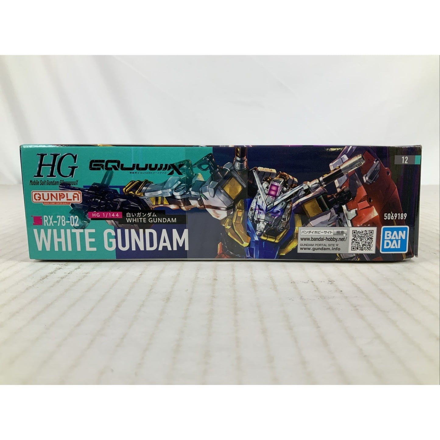 BANDAI GQ White Gundam RX-78-02 1:144 HG model kit DISTRESSED BOX