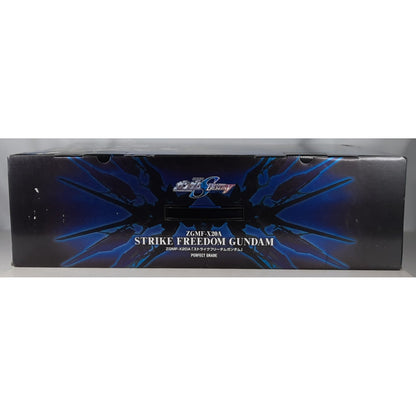 BANDAI PG Strike Freedom Gundam Seed Destiny ZGMF-X20A model kit DISTRESSED BOX