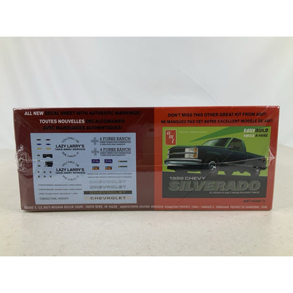 AMT 1996 Chevrolet C3500 Dually extended cab truck 1:25 model kit DISTRESSED BOX