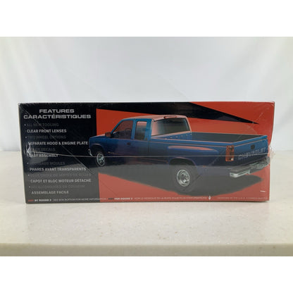 AMT 1996 Chevrolet C3500 Dually extended cab truck 1:25 model kit DISTRESSED BOX