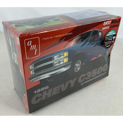 AMT 1996 Chevrolet C3500 Dually extended cab truck 1:25 model kit DISTRESSED BOX