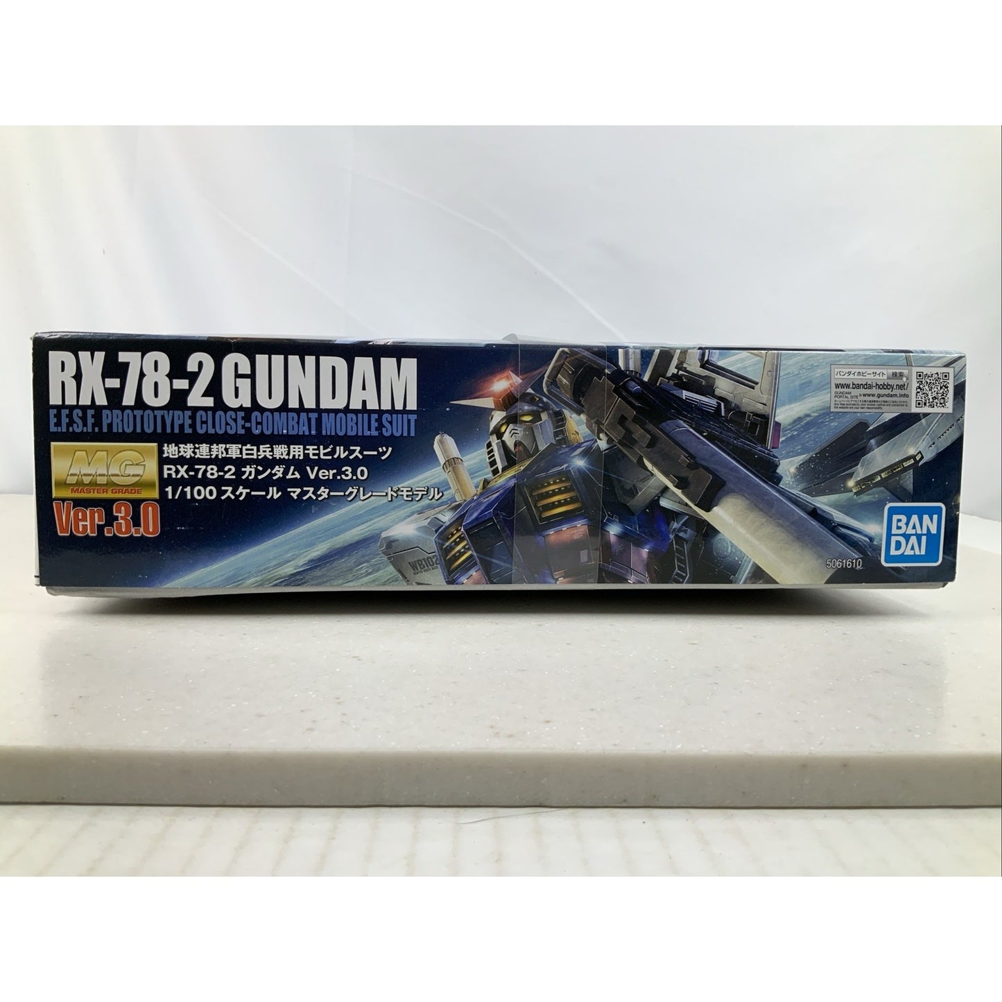 BANDAI MG RX-78-2 Gundam Ver. 3.0 1:100 model kit DISTRESSED BOX