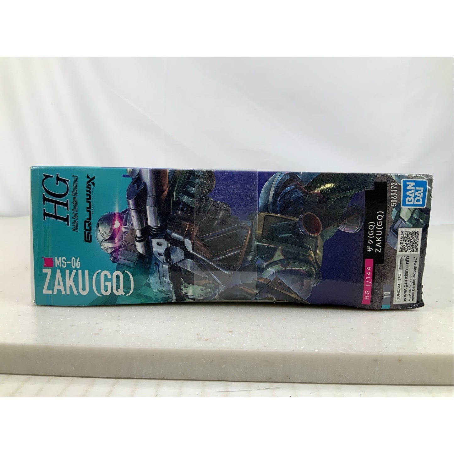 BANDAI GQ Zaku Gundam GQuuuuuuX HG MS-06 1:144 model kit DISTRESSED BOX