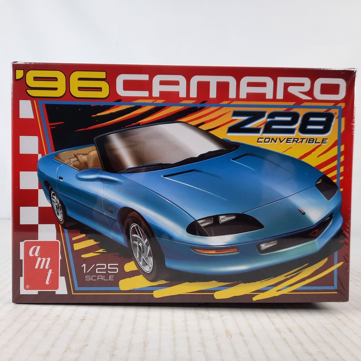 AMT 96 Chevy Camaro Z28 Convertible 1996 Z/28 1:25 model kit DISTRESSED BOX