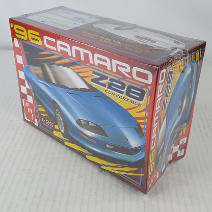 AMT 96 Chevy Camaro Z28 Convertible 1996 Z/28 1:25 model kit DISTRESSED BOX