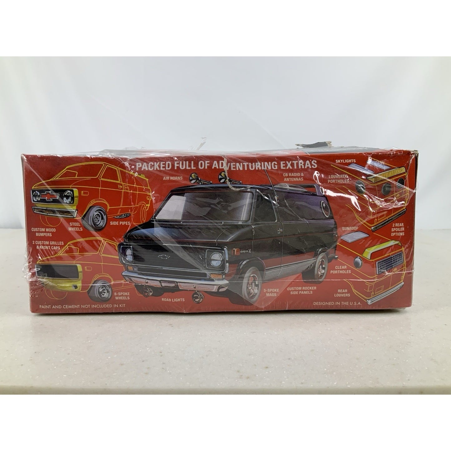 AMT 1977 Chevy Custom Van Dungeons & Dragons 77 1:25 model kit DAMAGED BOX