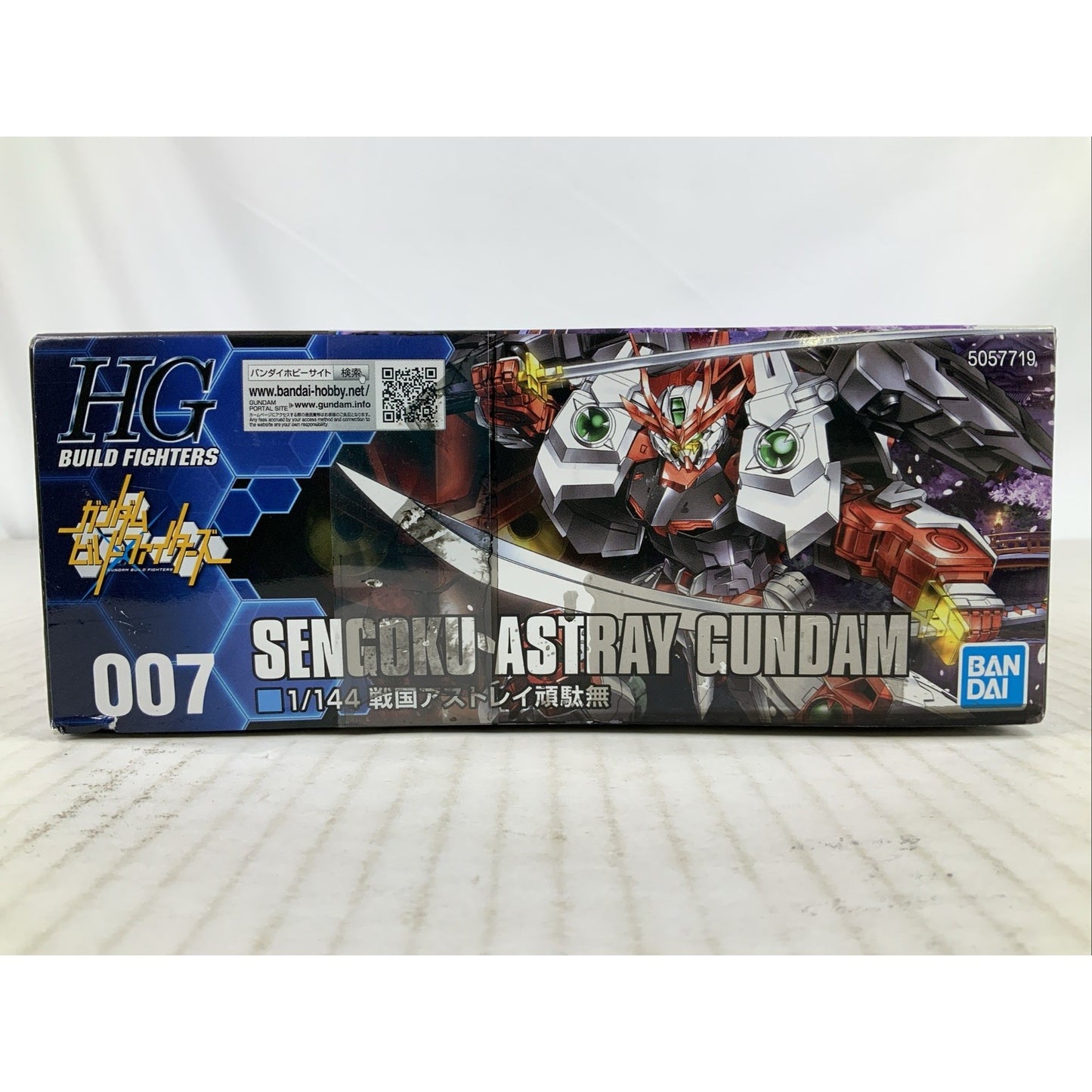 BANDAI HG Sengoku Astray Gundam HGBF 007 1:144 model kit DISTRESSED BOX