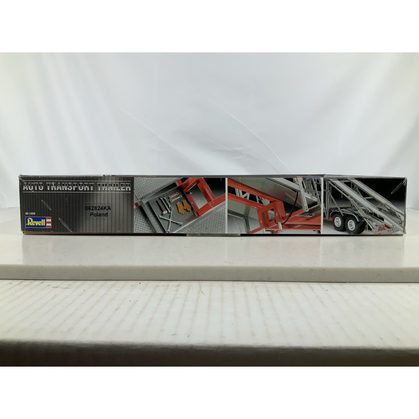 REVELL Auto Transport Trailer 1:25 model kit DISTRESSED BOX