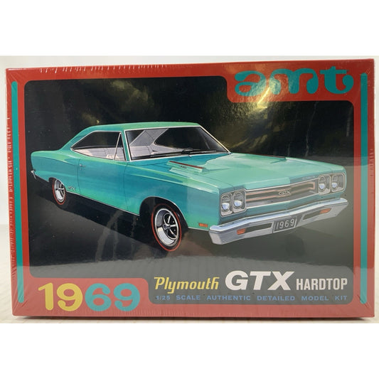 AMT 1969 Plymouth GTX Hardtop 69 1:25 model kit