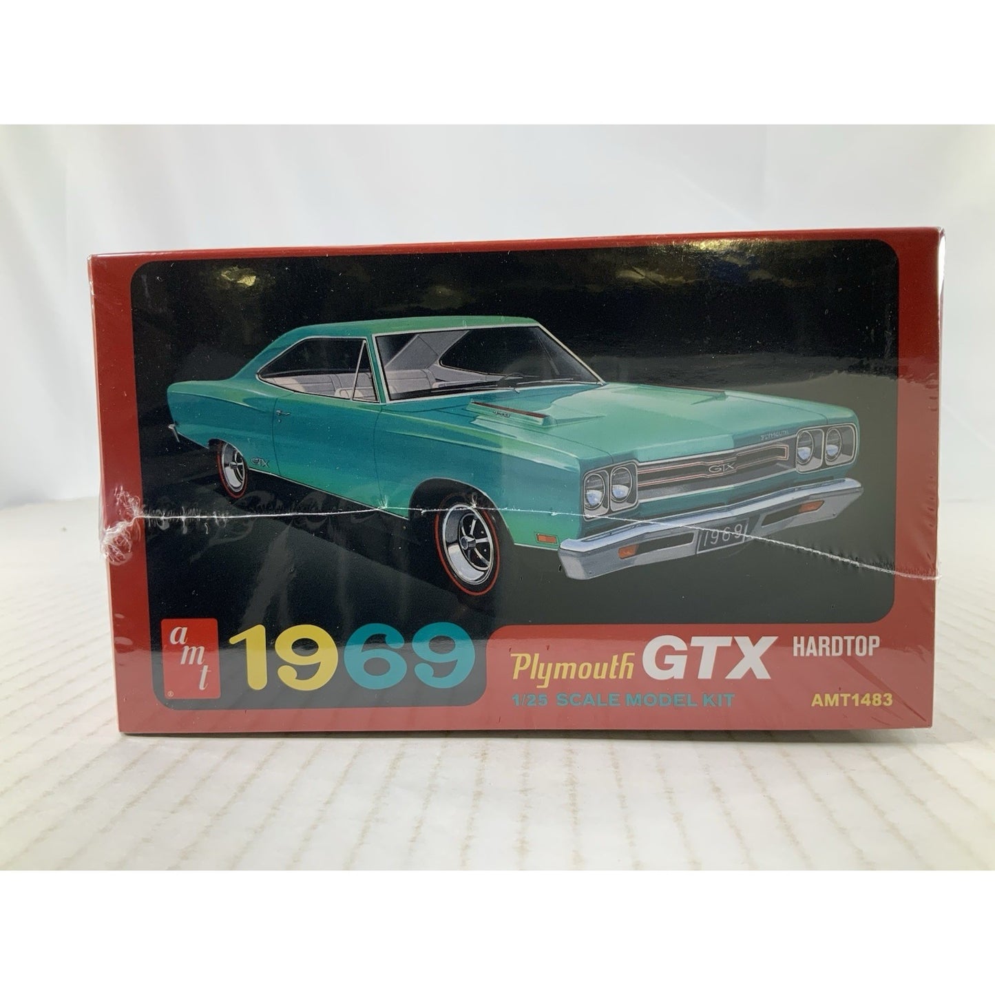 AMT 1969 Plymouth GTX Hardtop 69 1:25 model kit
