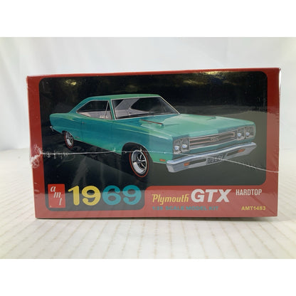 AMT 1969 Plymouth GTX Hardtop 69 1:25 model kit