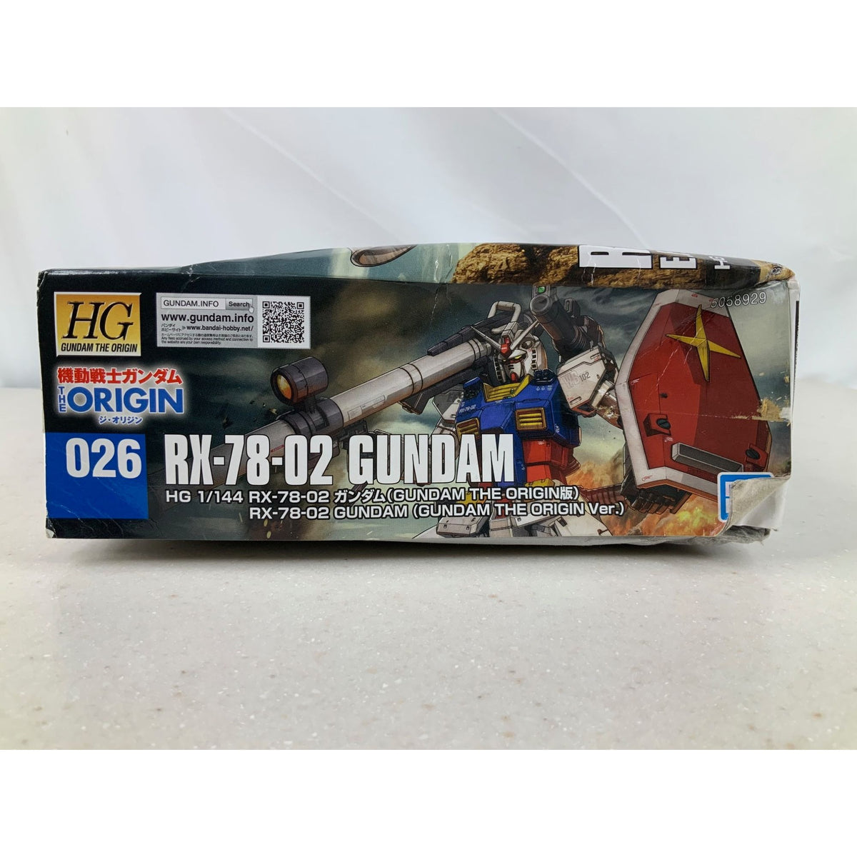 BANDAI HG RX-78-02 Gundam The Origin 1:144 model kit DISTRESSED BOX