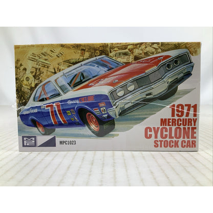 MPC 1971 Mercury Cyclone Stock Car 1:25 model kit