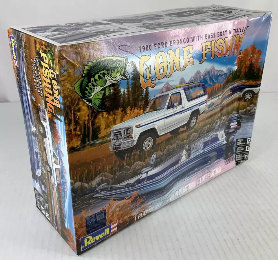 Revell Gone Fishing 1980 Ford Bronco Bass Boat Trailer 1:24 model kit DISTRESSED