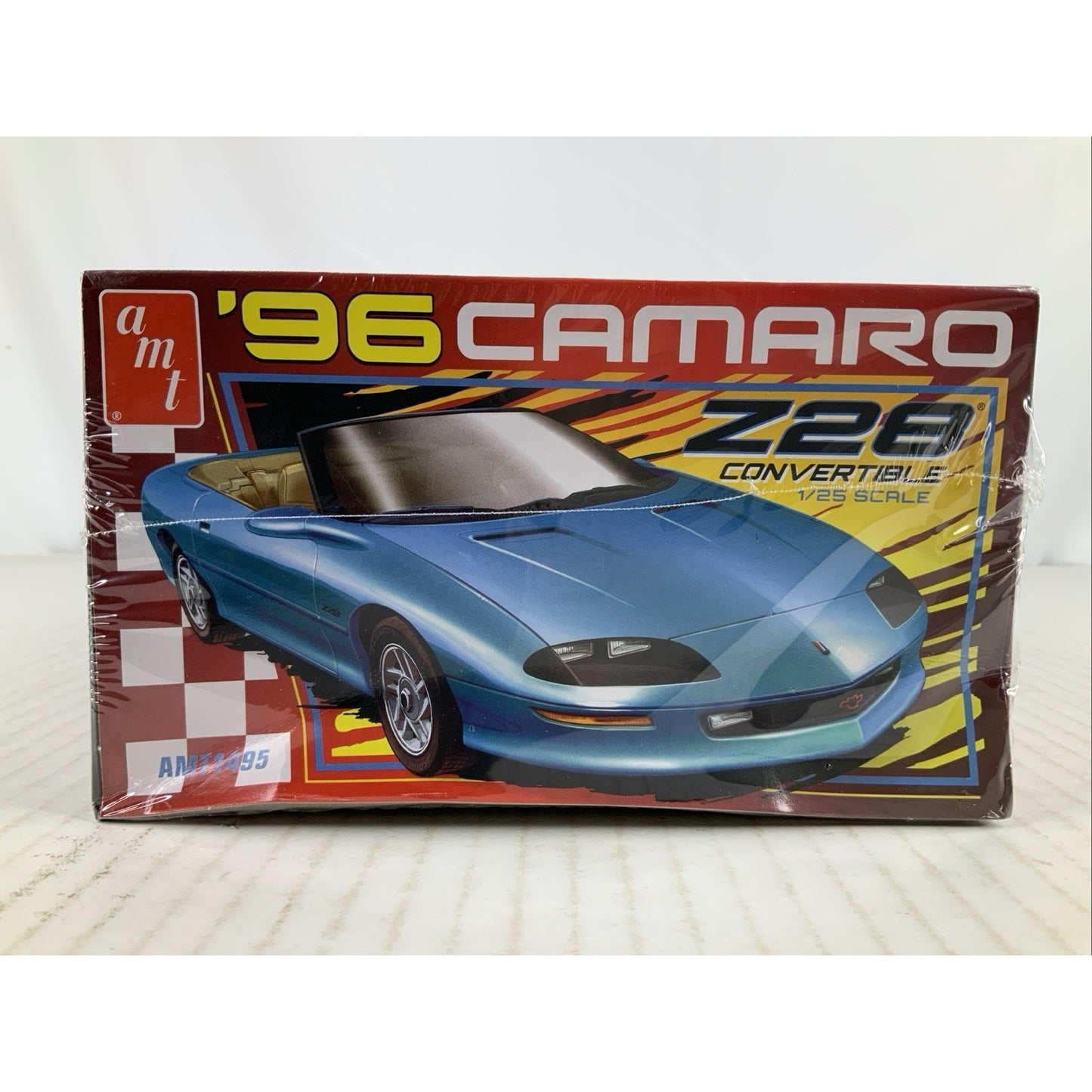 AMT 96 Chevy Camaro Z28 Convertible 1996 Z/28 1:25 model kit DISTRESSED BOX