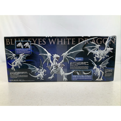 BANDAI Yu-Gi-Oh! Blue Eyes White Dragon Figure Rise model kit DISTRESSED BOX