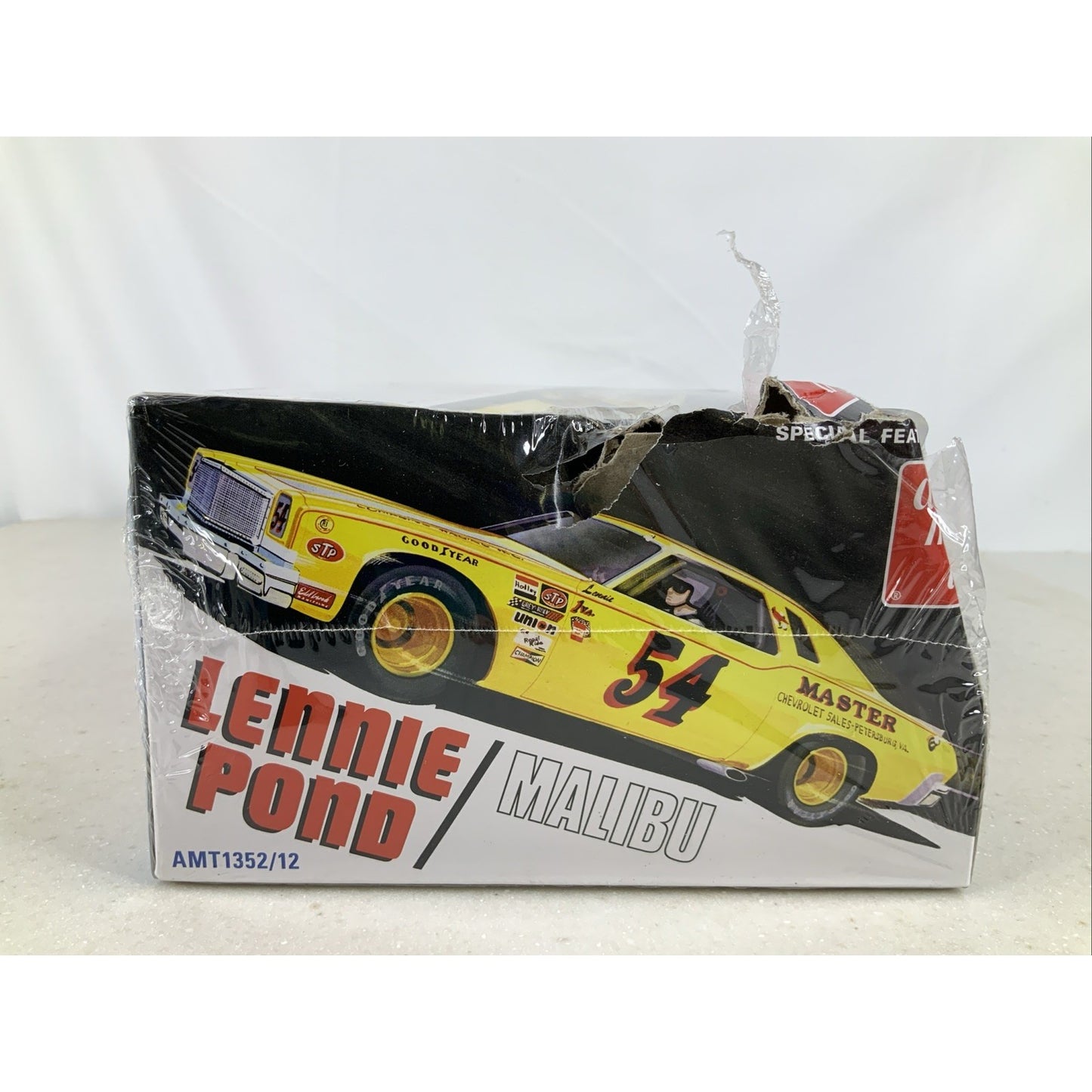 AMT Lennie Pond 1974 Chevy Malibu 1:25 model kit DISTRESSED BOX
