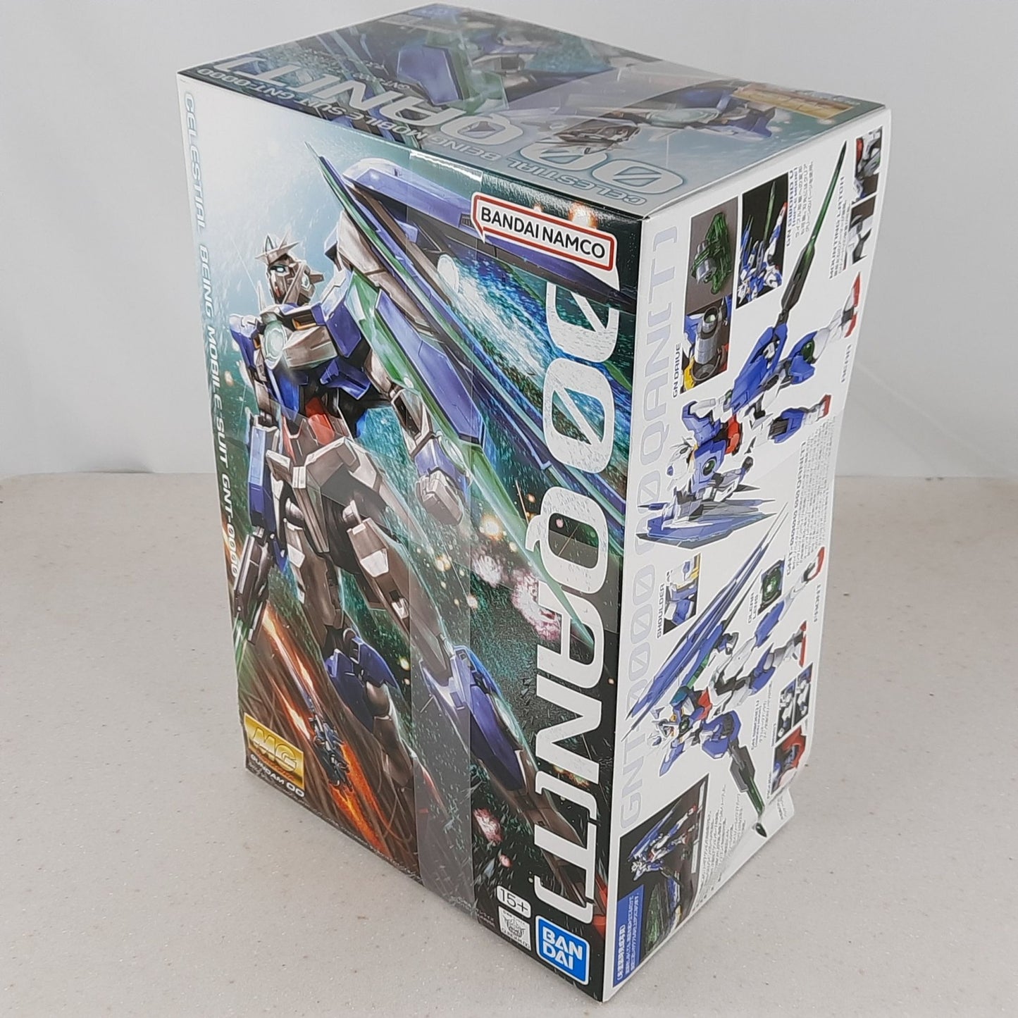 BANDAI MG 00 Qan[T] Gundam GNT-0000 celestial 1:100 model kit DISTRESSED BOX